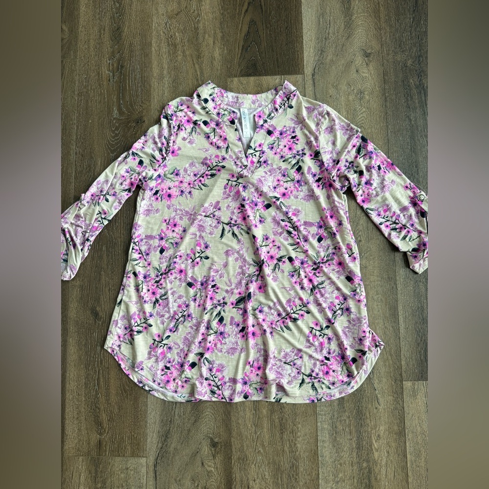 Dear Scarlett Floral Blouse. Purple floral, women’s size small.